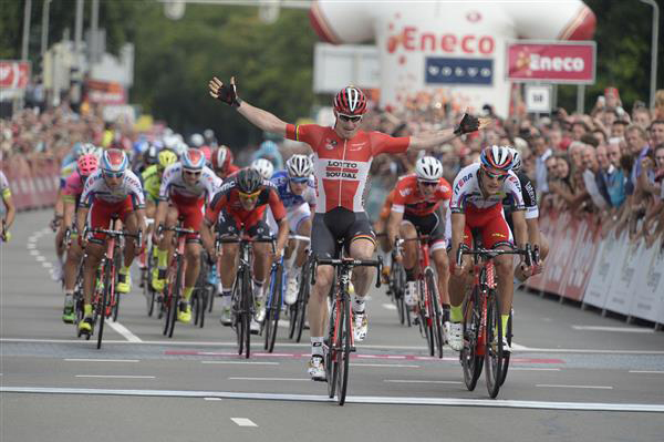 Andre Greipel wins stage 2